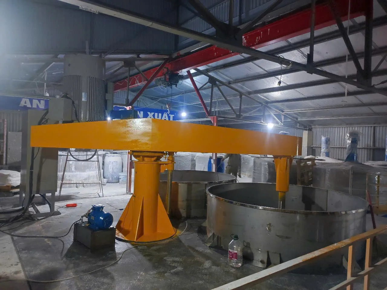 Máy Khuấy Sơn Sàn Thao Tác 8000 Lít 145kW - Ảnh 1