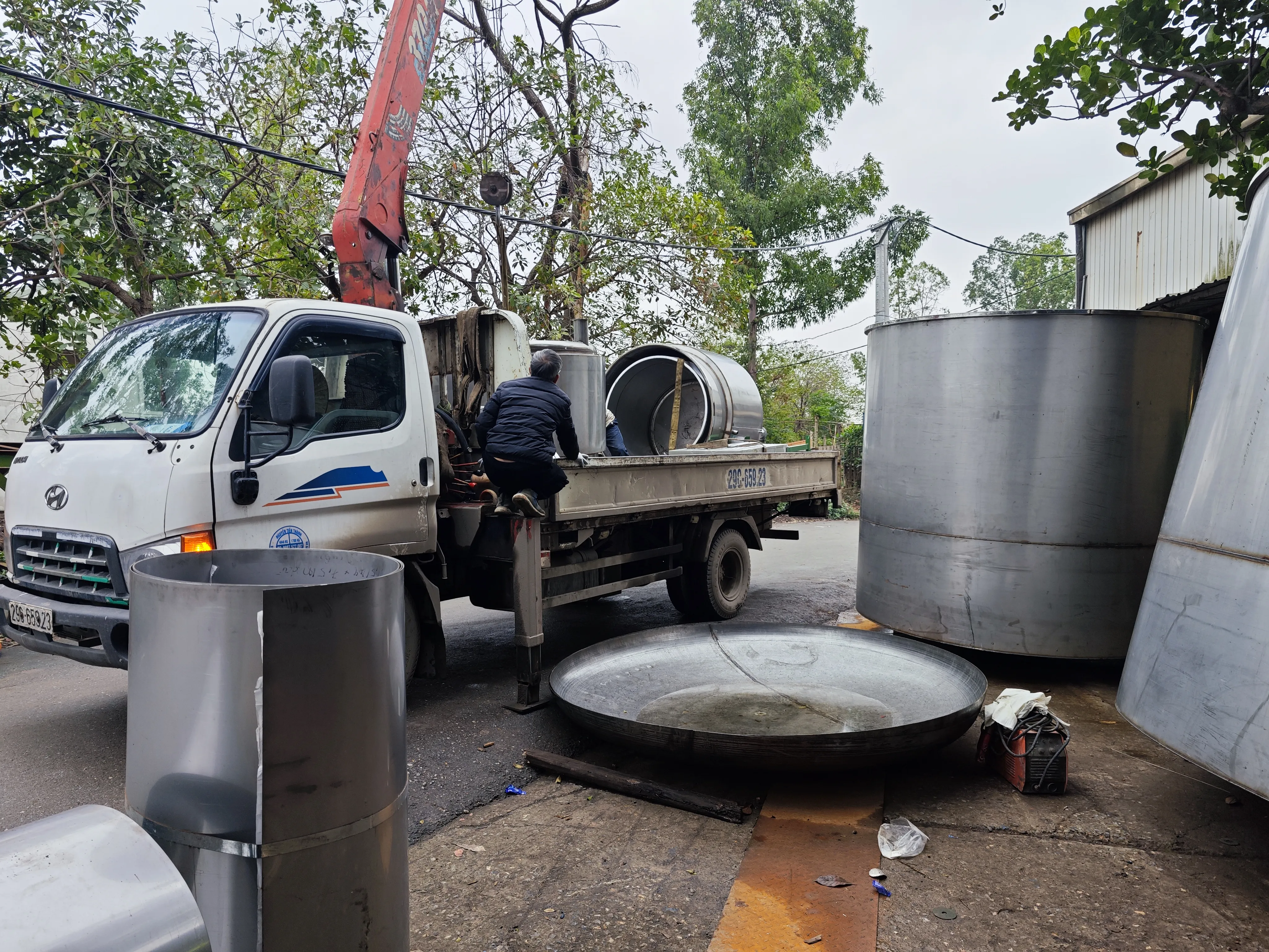 Khách hàng Vũ Xuân Hoàng đánh giá về sản phẩm Máy khuấy sơn 1500 lít 30kw 2