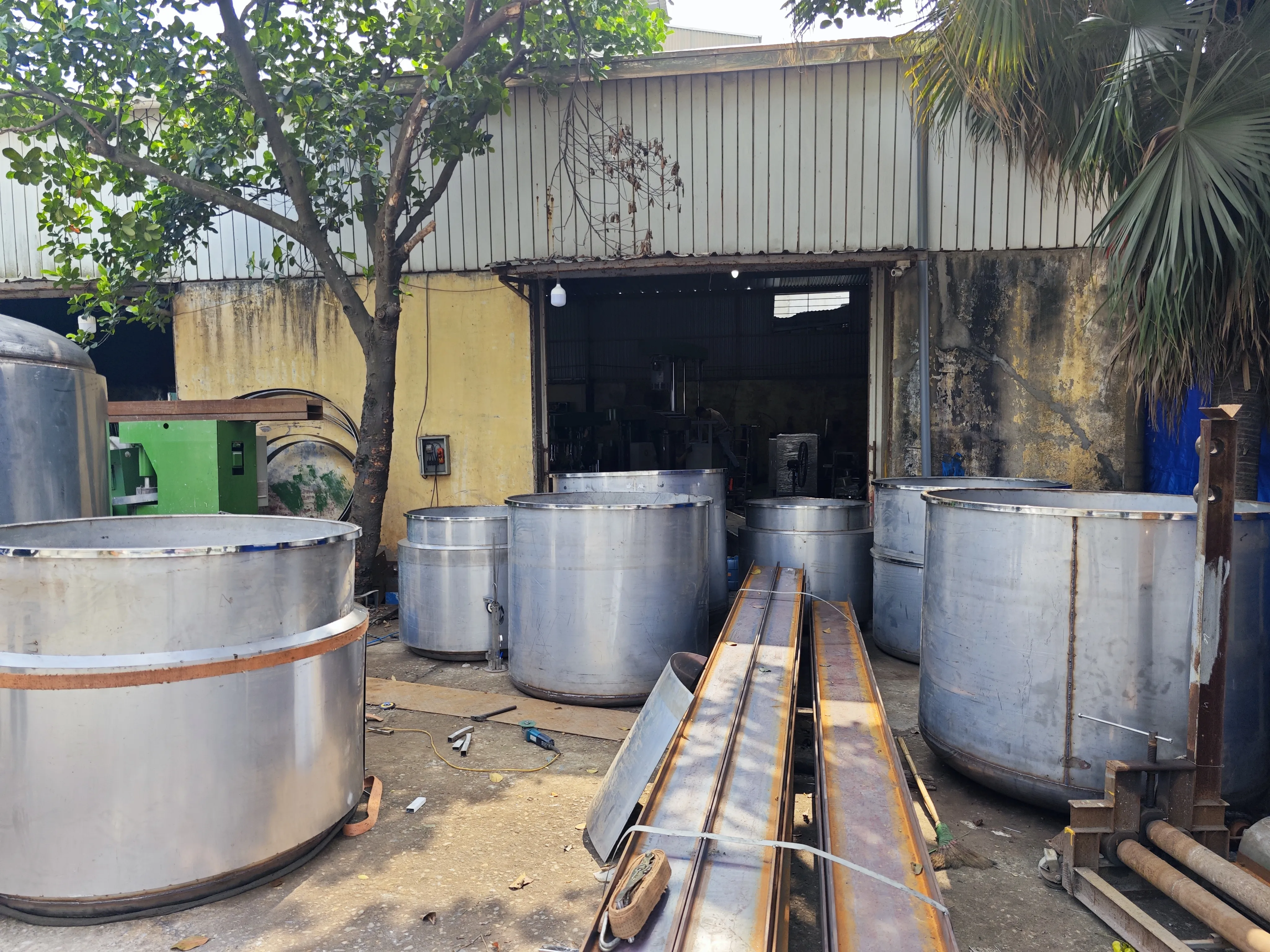 Khách hàng Hoàng Vũ Nhật Nam đánh giá về sản phẩm Bồn khuấy sơn 100 200 250 300 lít 0