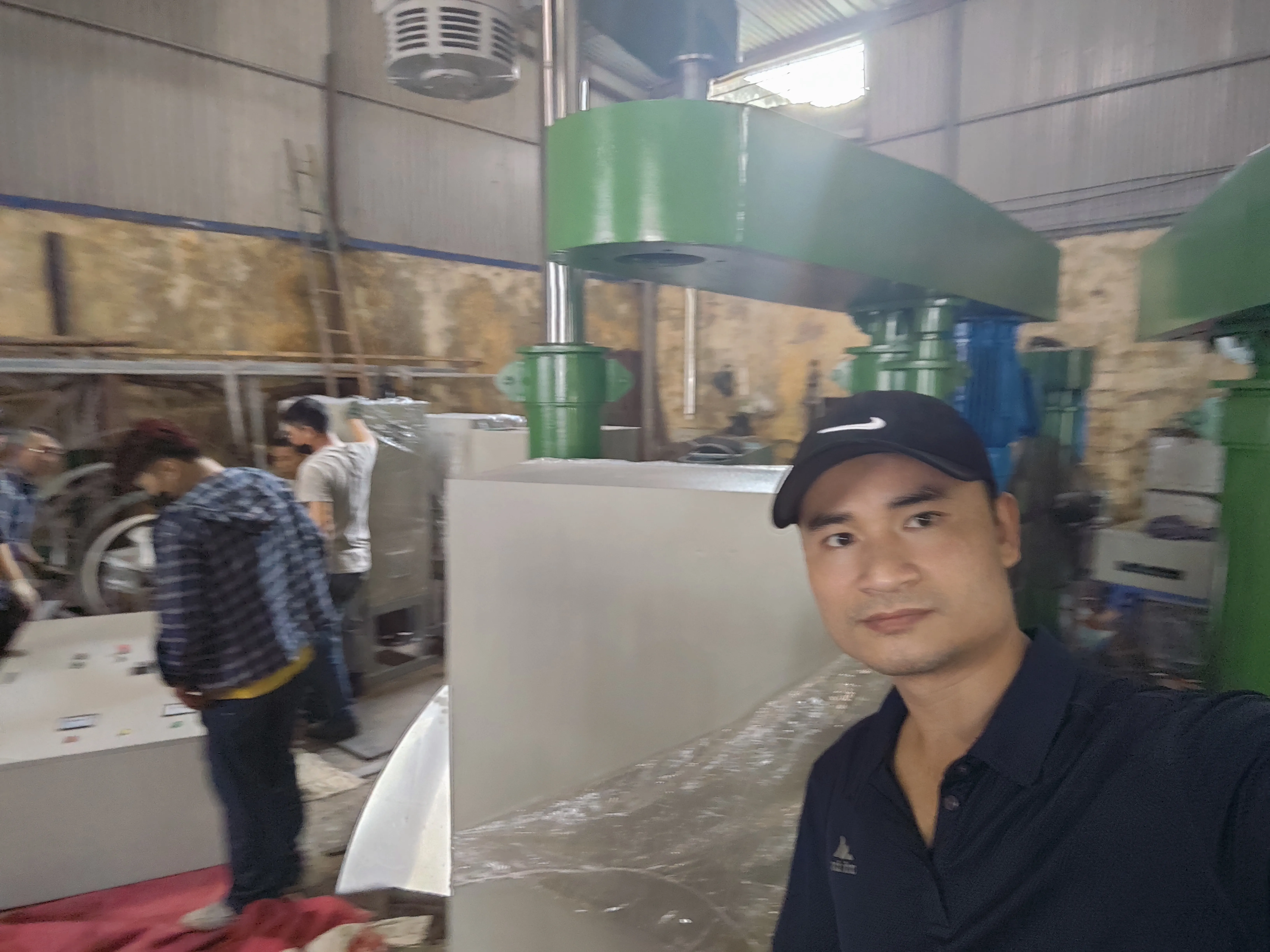 Khách hàng Nguyễn Huy Vũ đánh giá về sản phẩm Máy khuấy sơn 10000 lít 160kw 2
