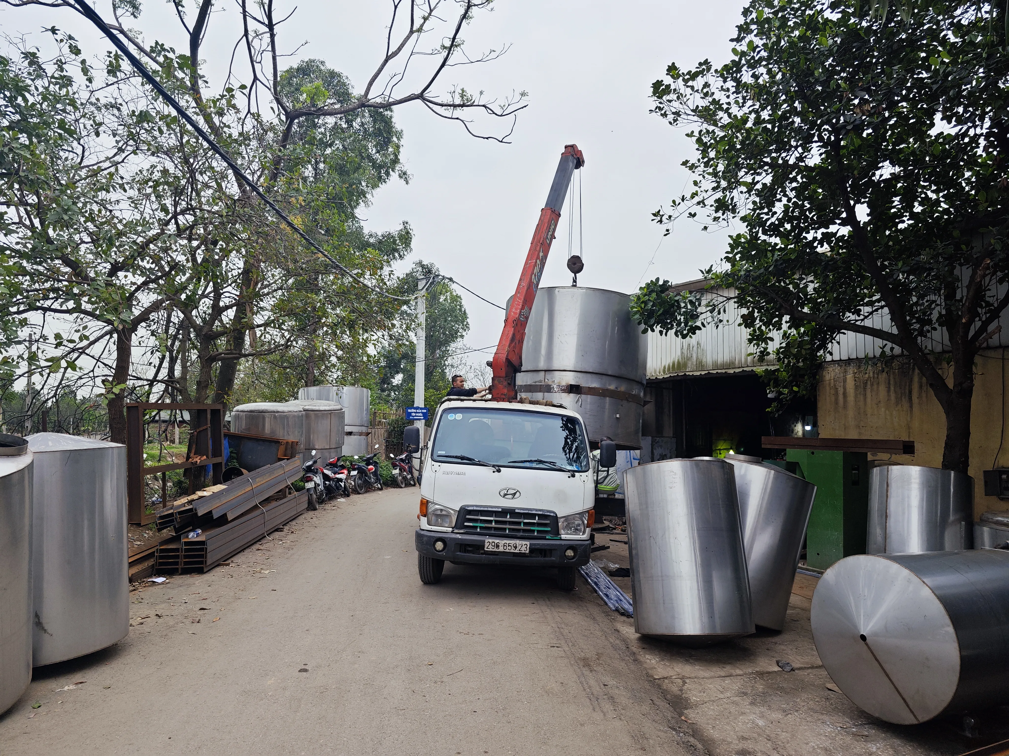 Khách hàng Hoàng Xuân Tuấn đánh giá về sản phẩm Máy khuấy sơn 10000 lít 160kw 2