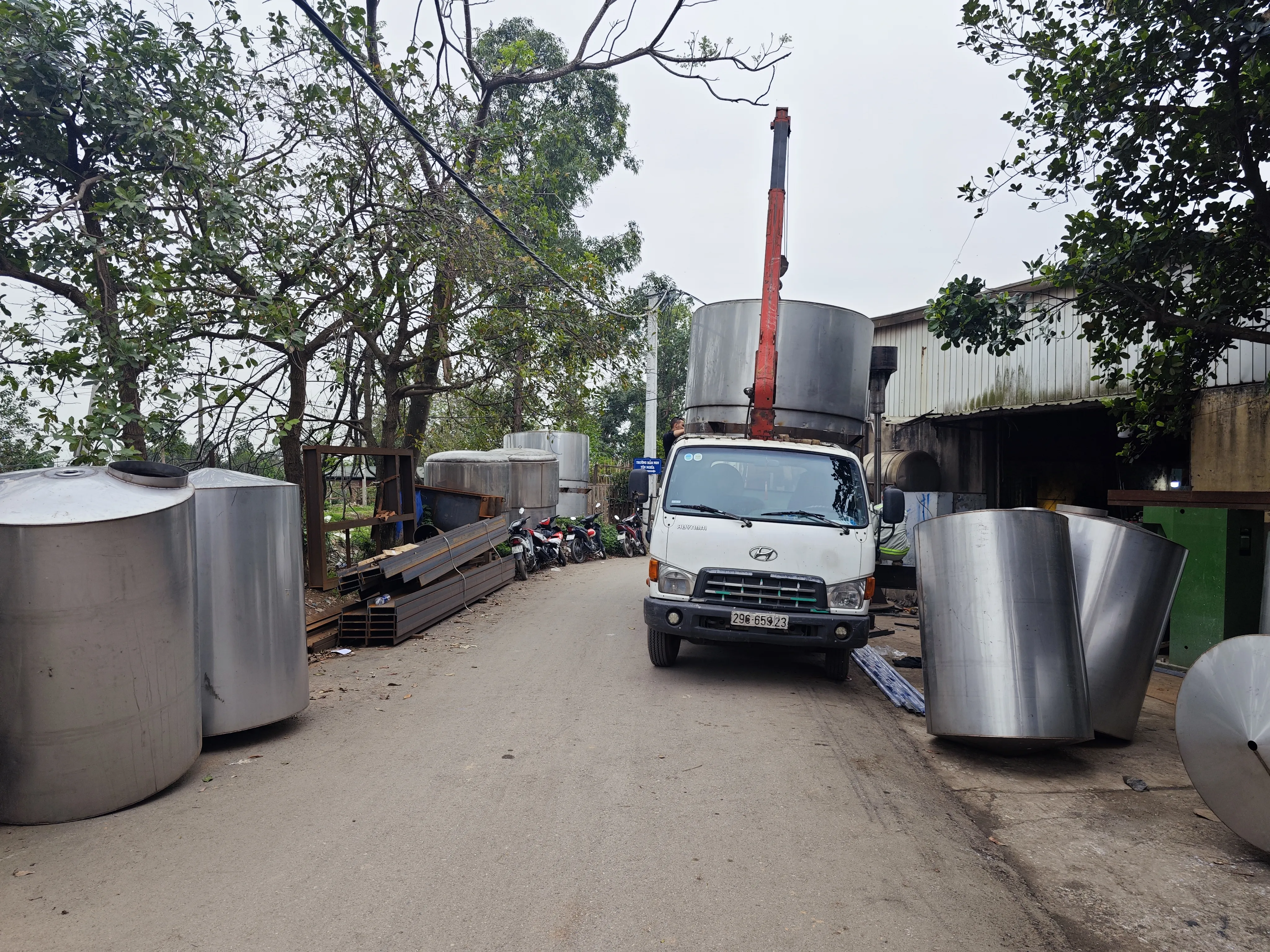 Khách hàng Hoàng Xuân Tuấn đánh giá về sản phẩm Máy khuấy sơn 10000 lít 160kw 1