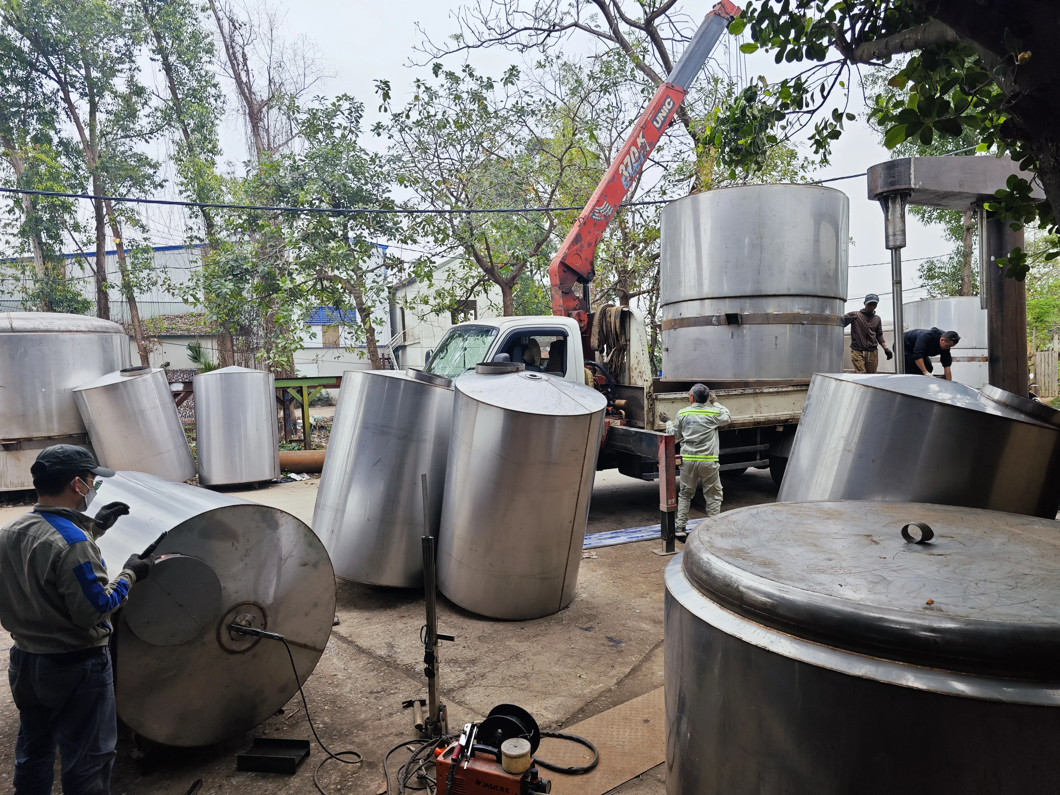 Khách hàng Hoàng Xuân Tuấn đánh giá về sản phẩm Máy khuấy sơn 10000 lít 160kw 0