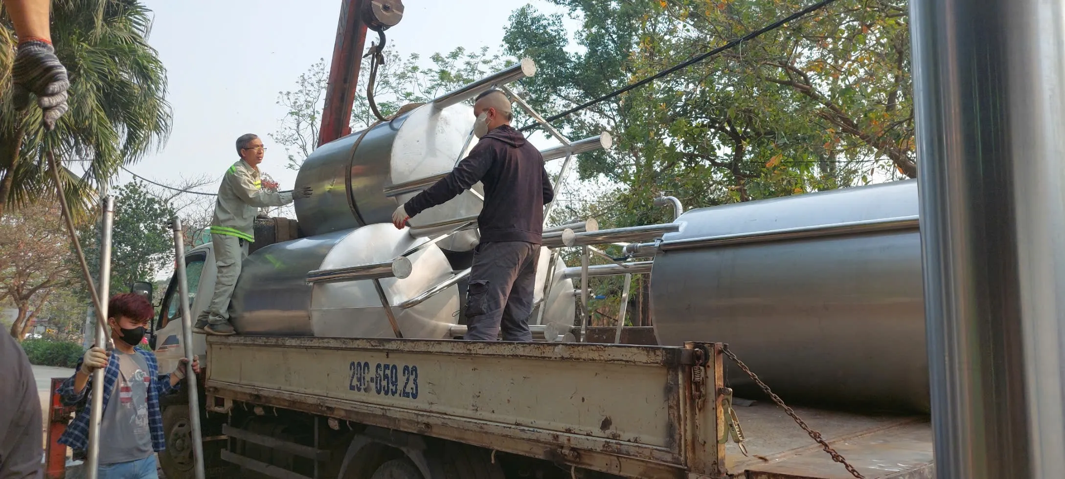 Khách hàng Hoàng Nhật Minh đánh giá về sản phẩm Máy khuấy nước giặt 3500 5000 lít 0