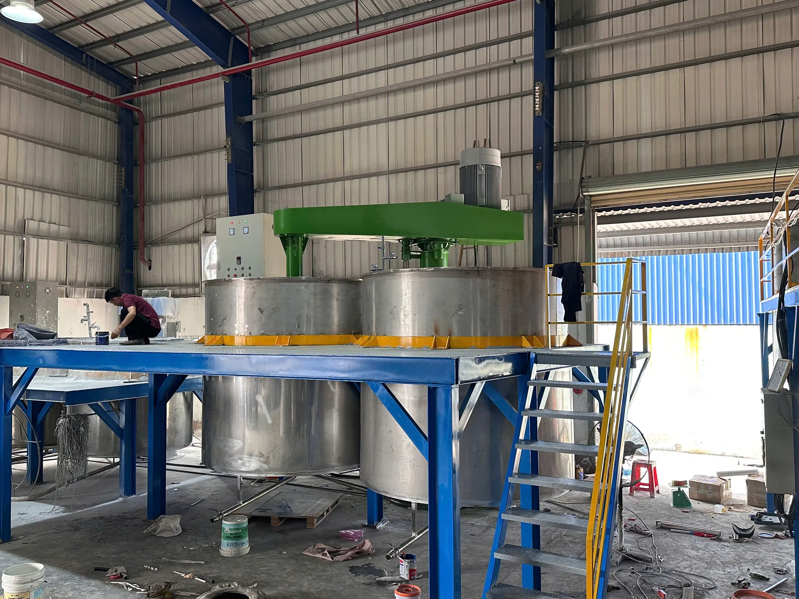 Khách hàng Nhật Hoàng đánh giá về sản phẩm Máy khuấy sơn 10000 lít 160kw 1