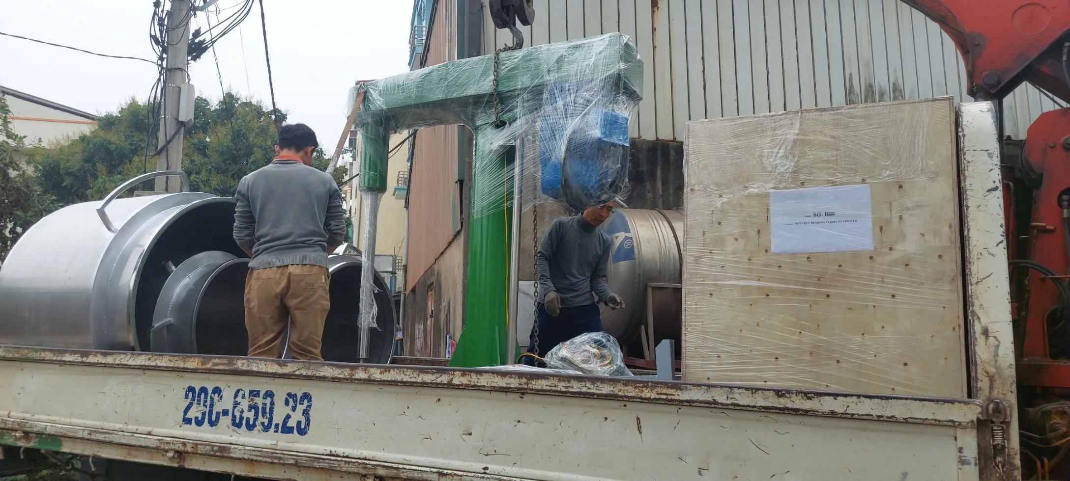 Khách hàng Nguyễn Long Vũ đánh giá về sản phẩm Máy khuấy sơn 3000 lít 55Kw 1