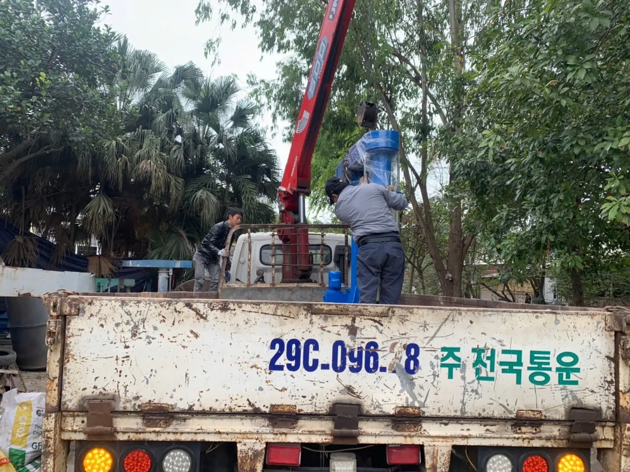 Khách hàng Xuân Hòa đánh giá về sản phẩm Máy khuấy keo công nghiệp 2000 lít 1