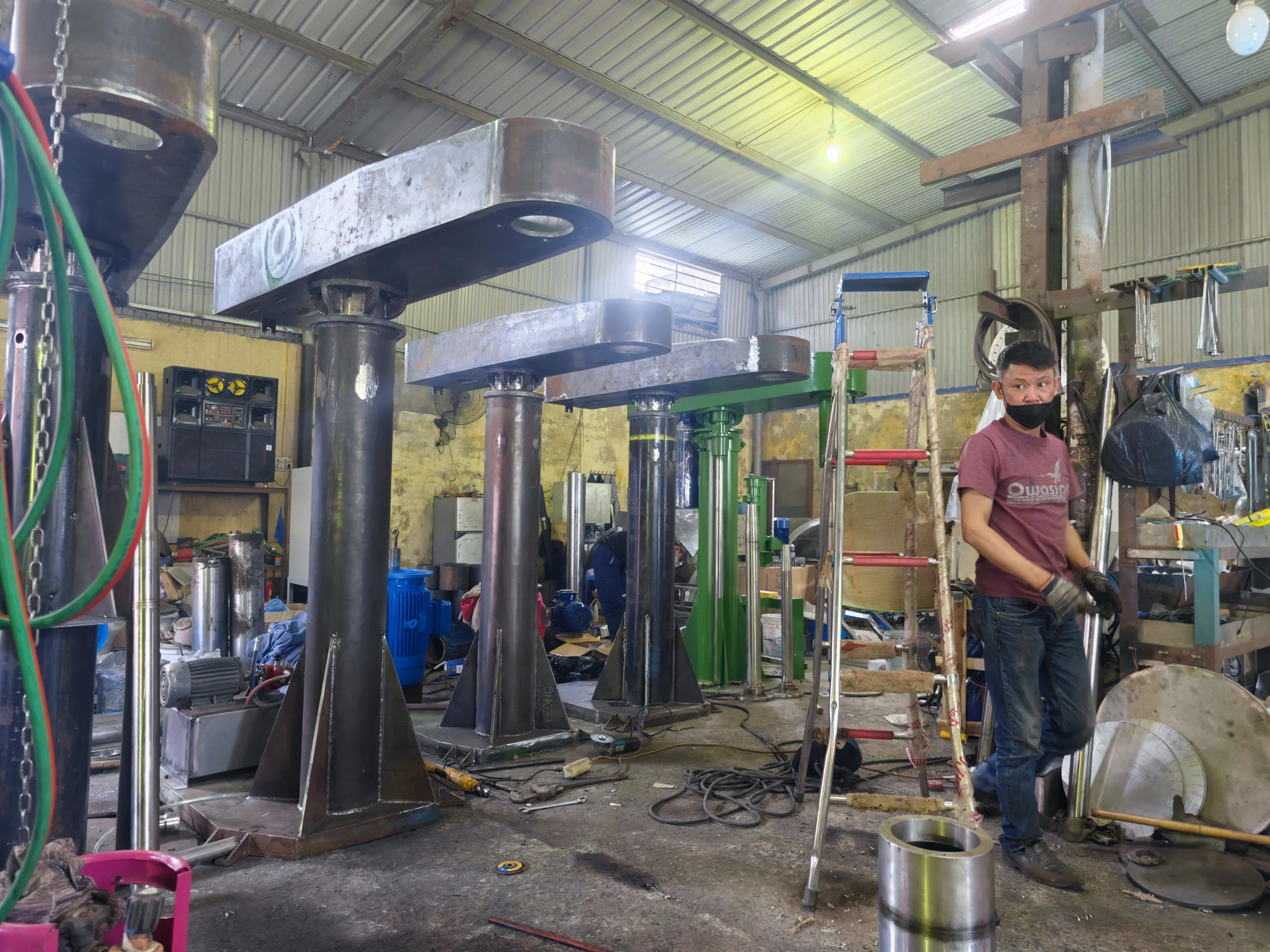 Khách hàng Hoàng Xuân Hà đánh giá về sản phẩm Máy khuấy keo đặc 1500 lít 2