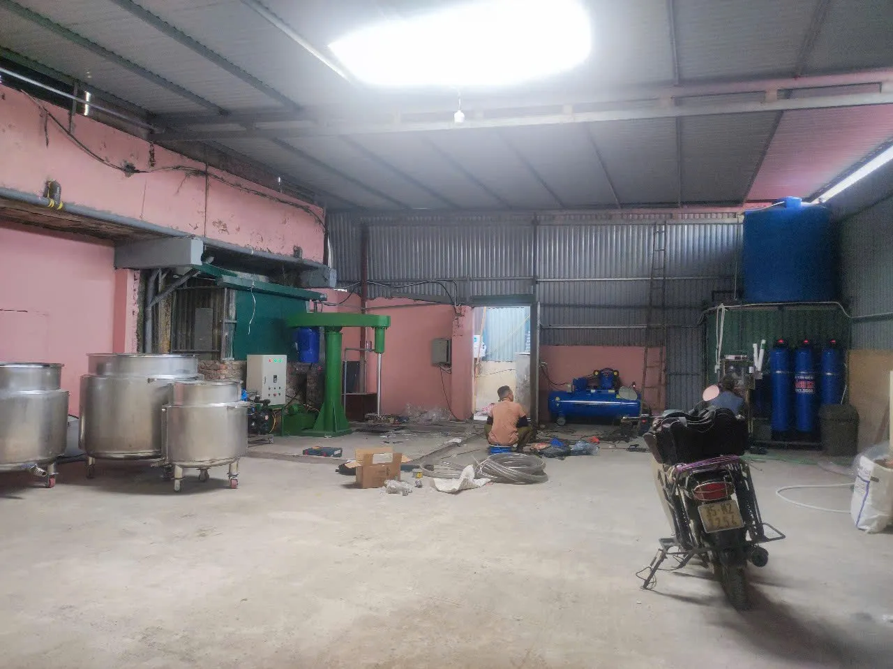 Khách hàng Hoàng Anh Tú đánh giá về sản phẩm Máy Khuấy 1500 lít 30kW - Công Suất Lớn, Hiệu Quả Cao cho Quy Mô Sản Xuất 1