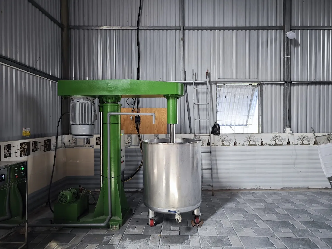 Khách hàng Hoàng Viết Tú đánh giá về sản phẩm Máy Khuấy 500 Lít 11kW – Giải Pháp Khuấy Trộn Nhanh Chóng 0