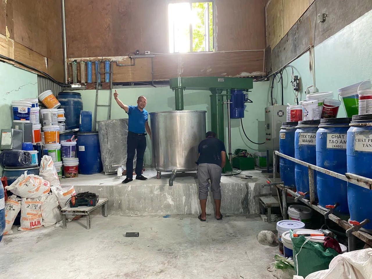 Khách hàng Trọng Bùi đánh giá về sản phẩm Máy Khuấy Sơn Tốc Độ Cao 4000 Lít - Giải Pháp Hiệu Quả Cho Quy Trình Sản Xuất Sơn 0