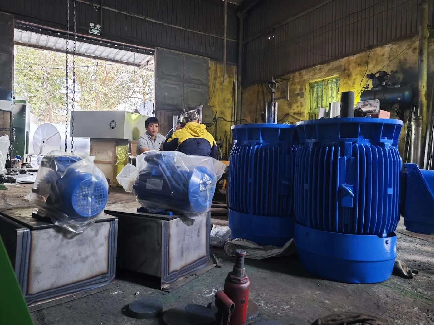 Khách hàng Huy Phúc đánh giá về sản phẩm Máy Khuấy 1000 Lít 22kW – Công Suất Mạnh Mẽ, Đảm Bảo Hiệu Quả Cao 0
