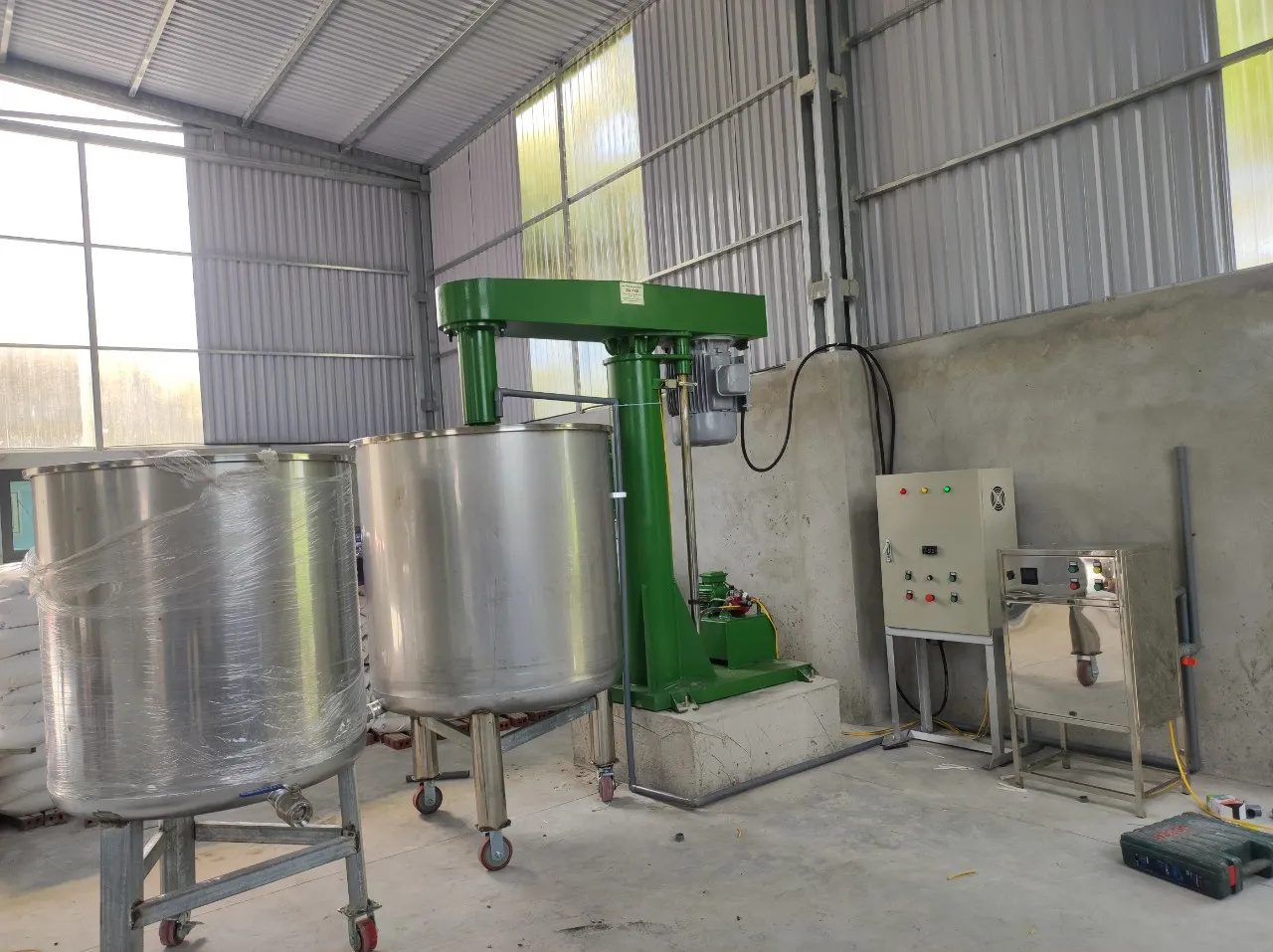 Khách hàng Đào Duyên đánh giá về sản phẩm Máy khuấy keo 500 lít 2