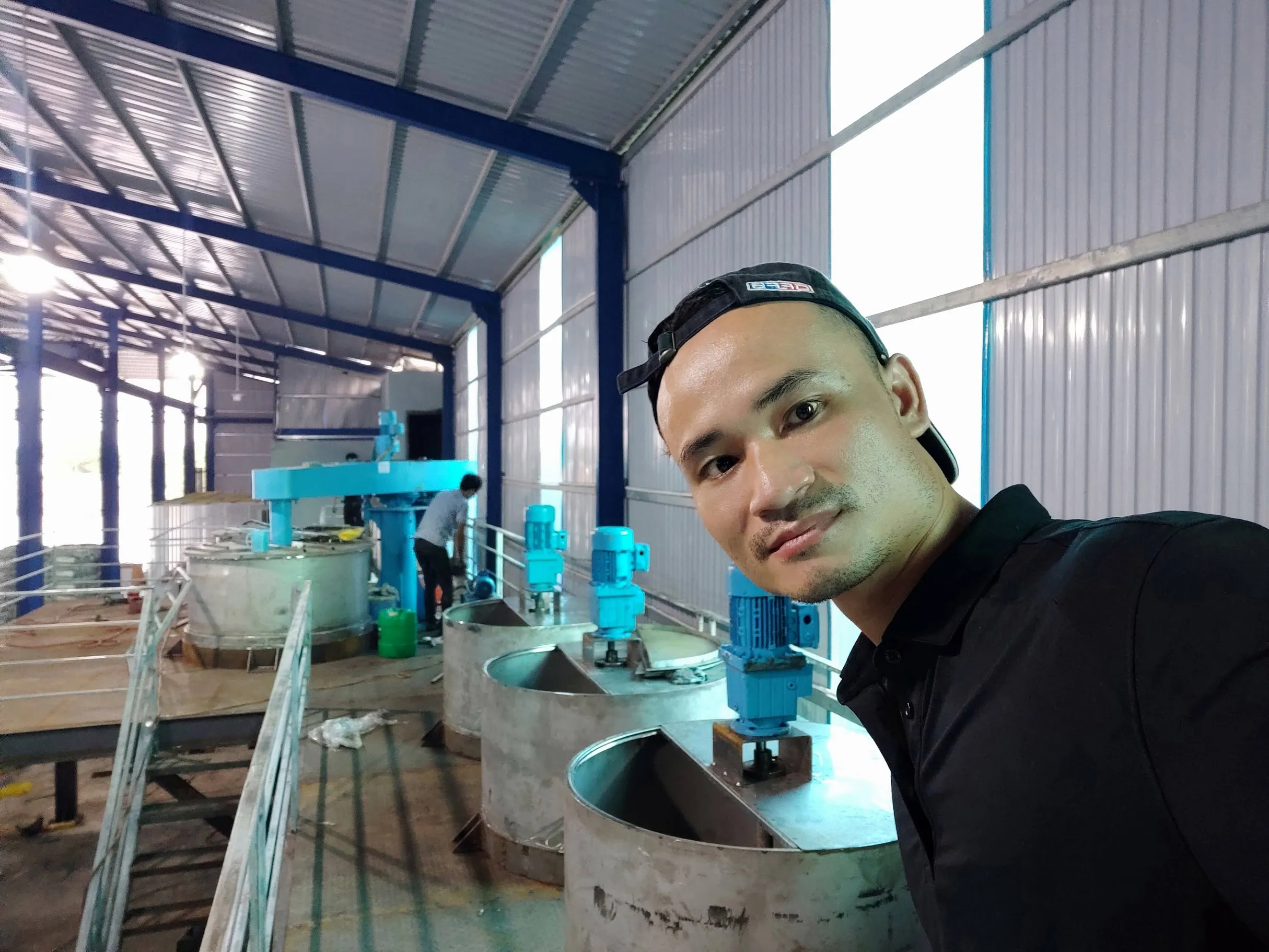 Máy khuấy sơn sàn thao tác 2500 lít 37kw - Ảnh 1
