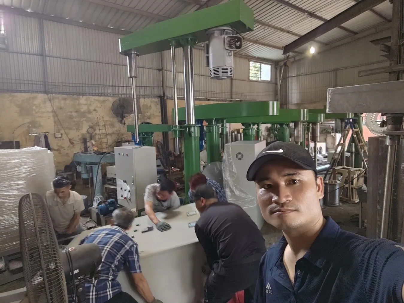 Máy khuấy sơn 2500 lít 45kW - Ảnh 1