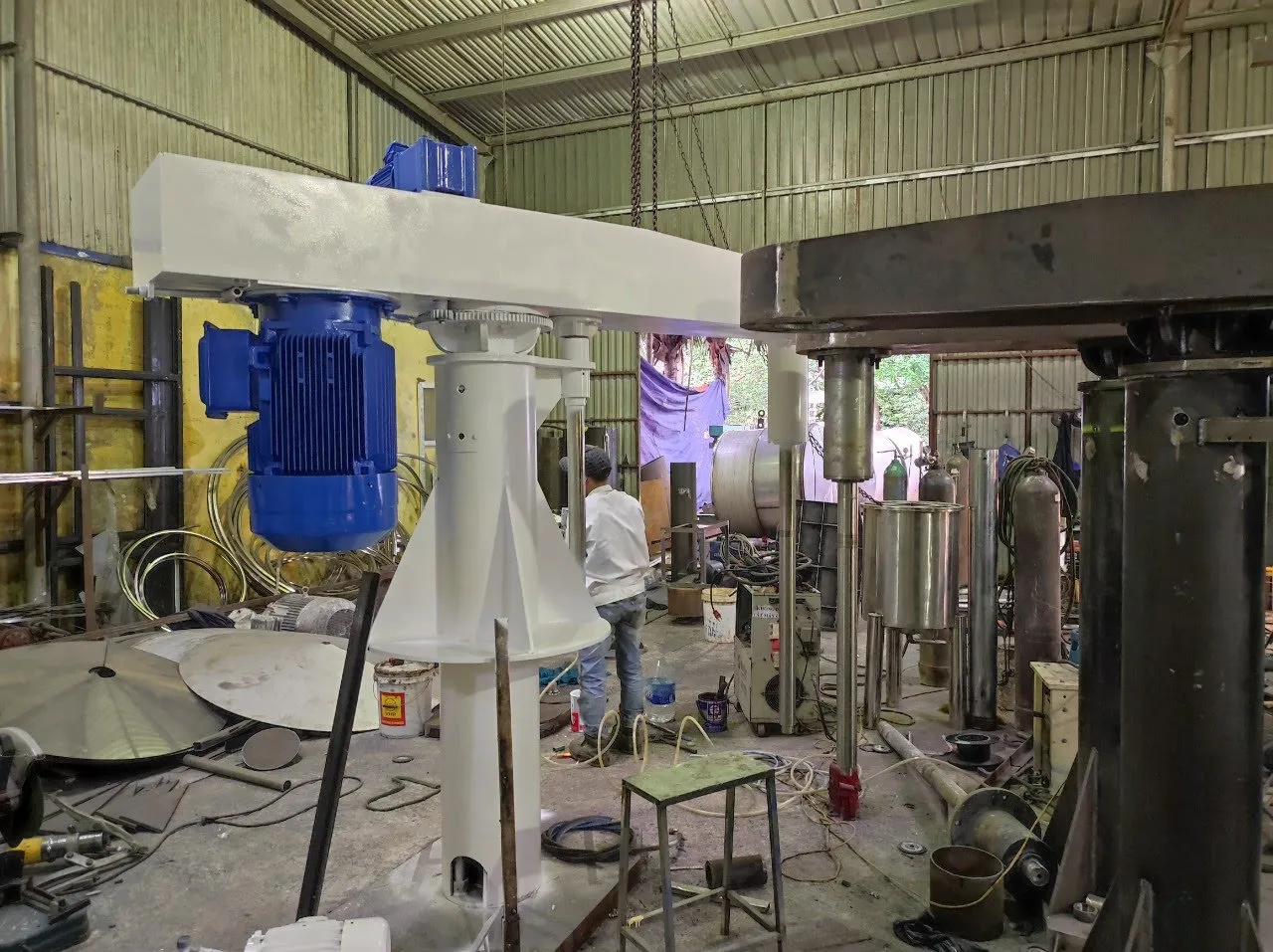 Máy khuấy sơn sàn thao tác 3000 lít 55kw - Ảnh 1