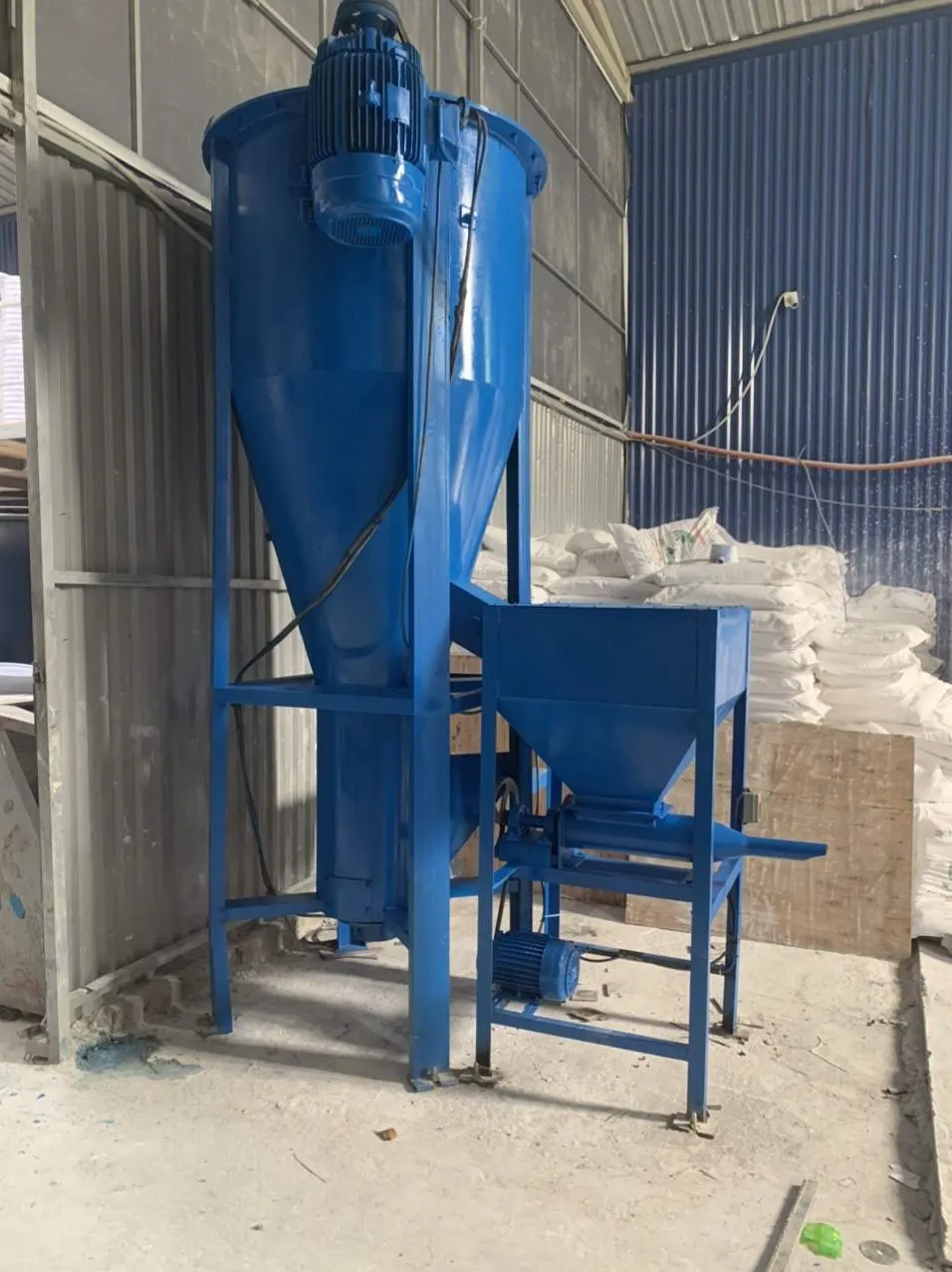 Máy trộn bột bả 1000kg 25 bao - Ảnh 1