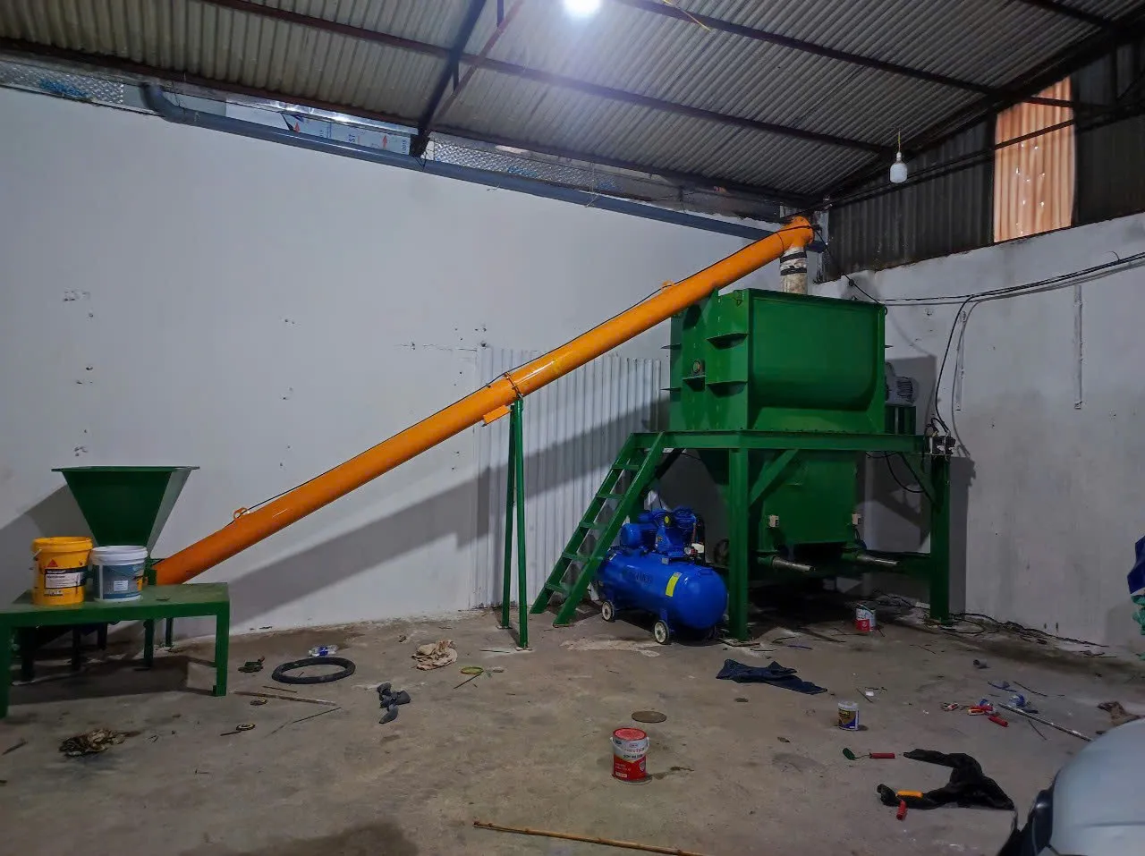 Máy trộn bột bả 2000kg 50 bao - Ảnh 1