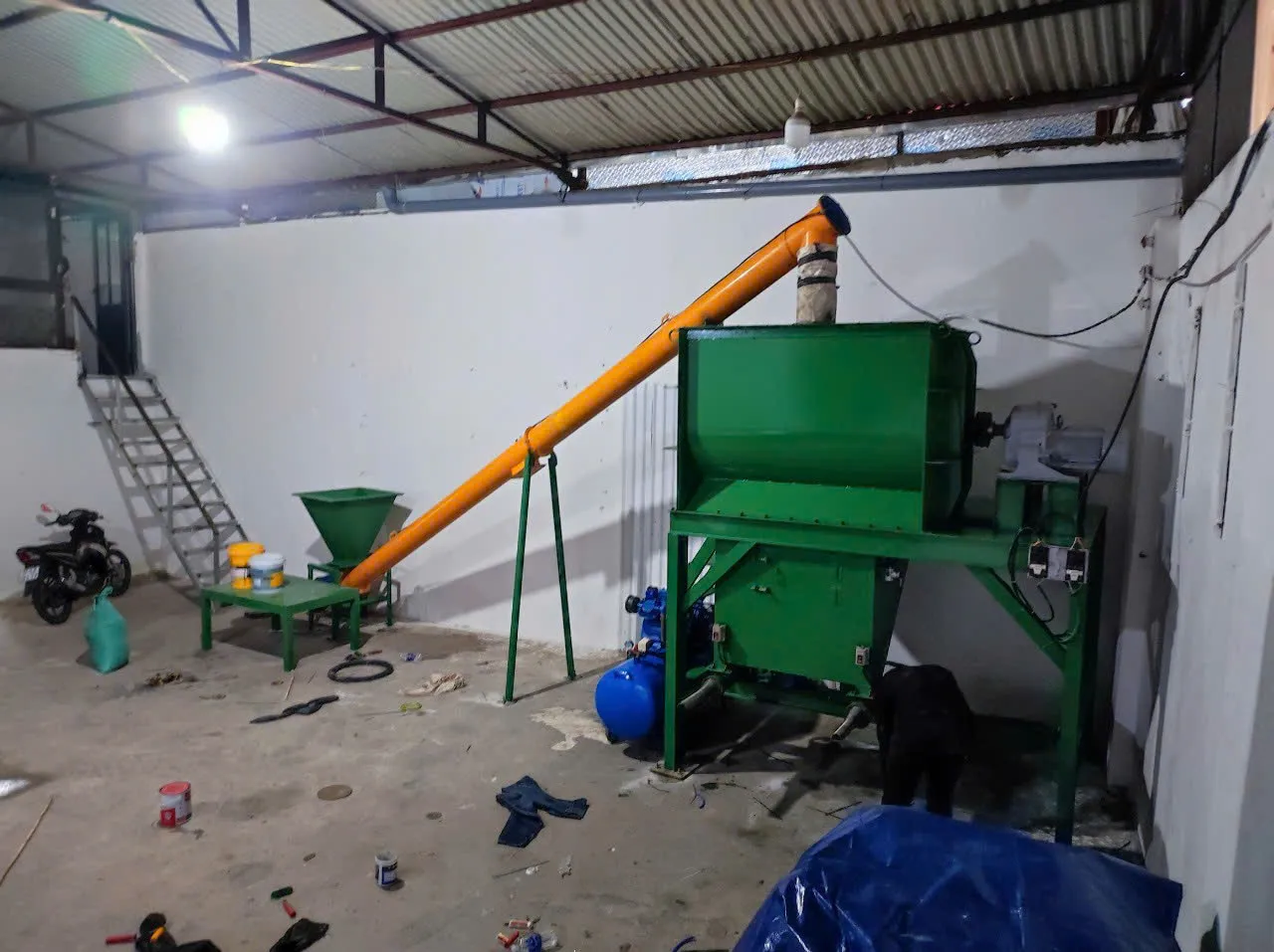 Máy trộn bột bả 2000kg 50 bao - Ảnh 1