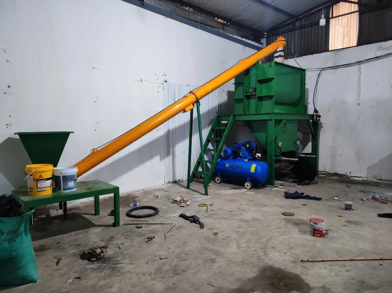 Máy trộn bột bả 2000kg 50 bao - Ảnh 1