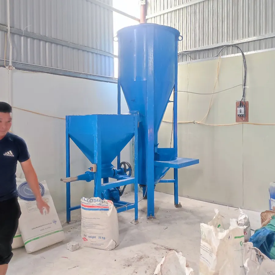 Máy trộn bột bả đứng 2000kg - Ảnh 1