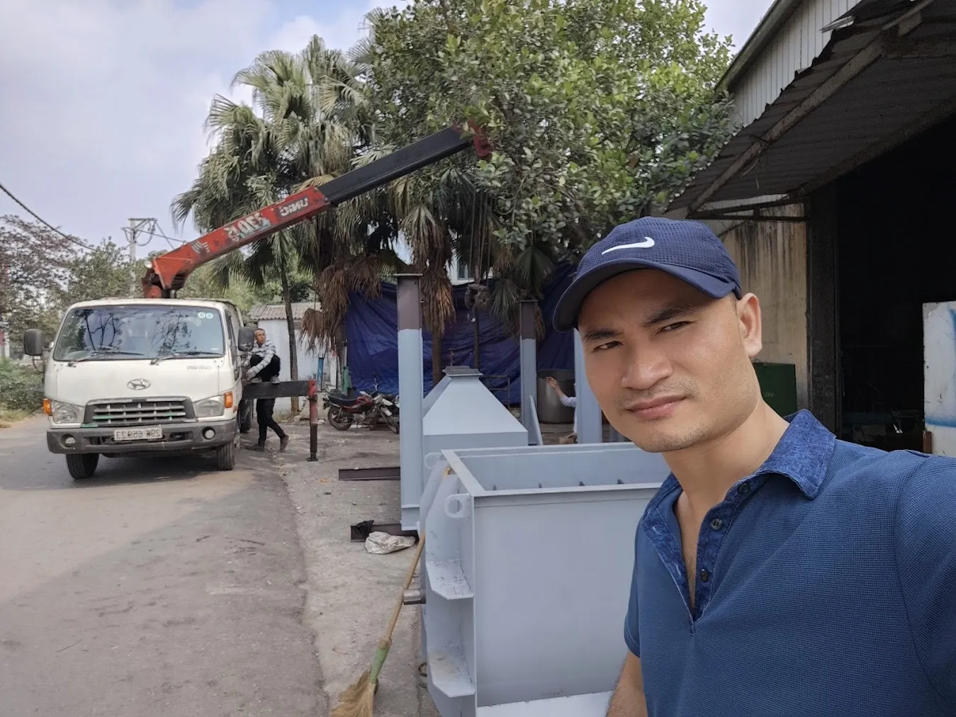 Máy trộn bột bả ngang 2000kg vít tải liệu - Ảnh 1