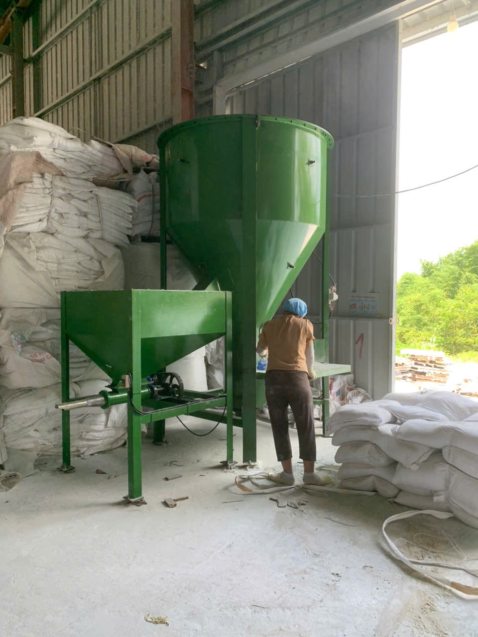 máy trộn keo dán gạch