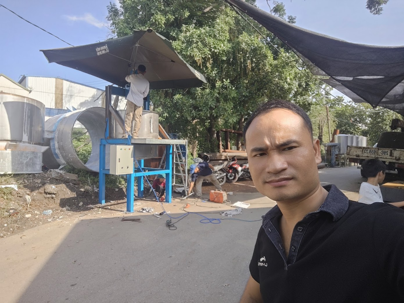  m&aacute;y khuấy sơn giả đ&aacute;