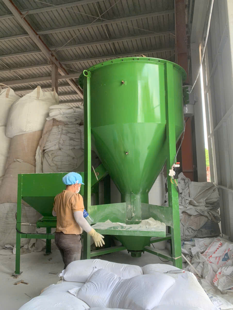 máy trộn vữa khô giảm thiểu nhân công